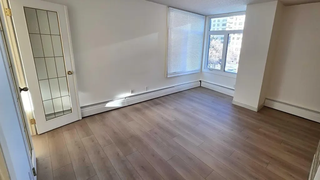738 3 Avenue SW Calgary AB T2P 0J7