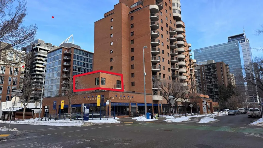 738 3 Avenue SW Calgary AB T2P 0J7