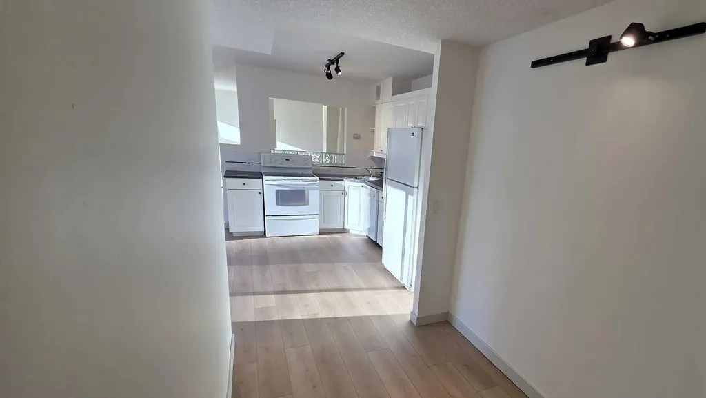 738 3 Avenue SW Calgary AB T2P 0J7