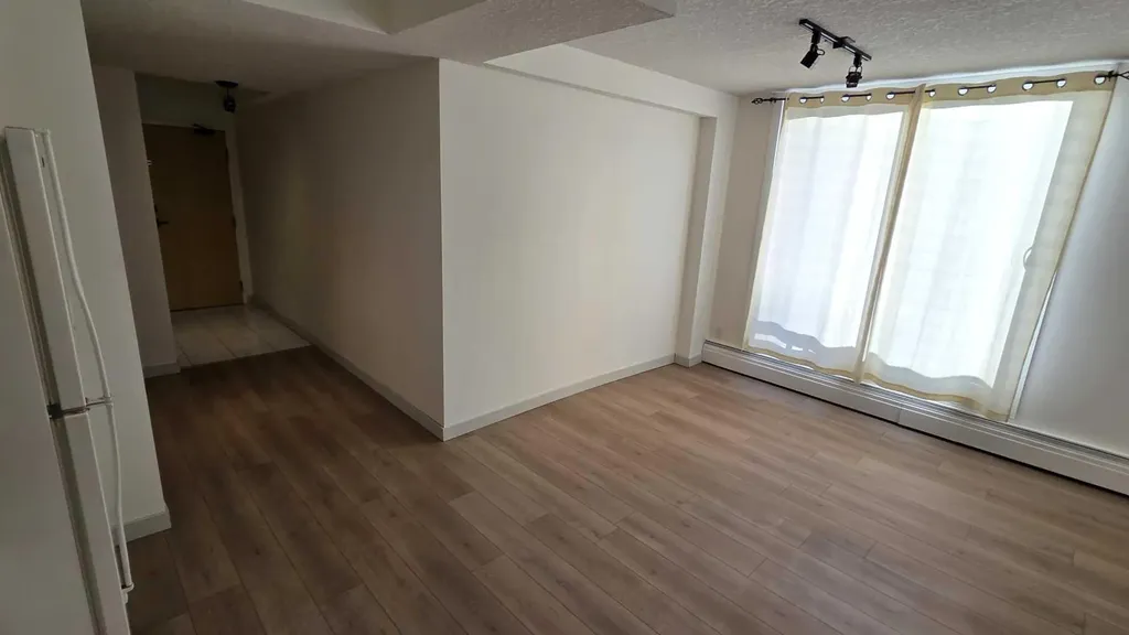 738 3 Avenue SW Calgary AB T2P 0J7