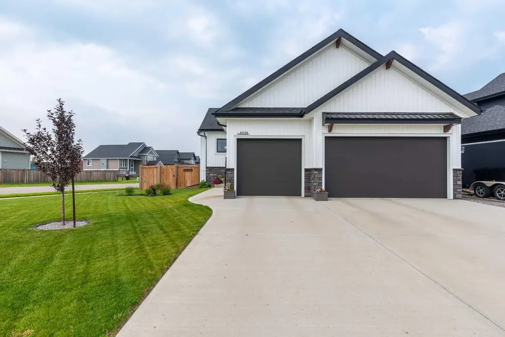 6026 13 Street Lloydminster AB T9V 3V5