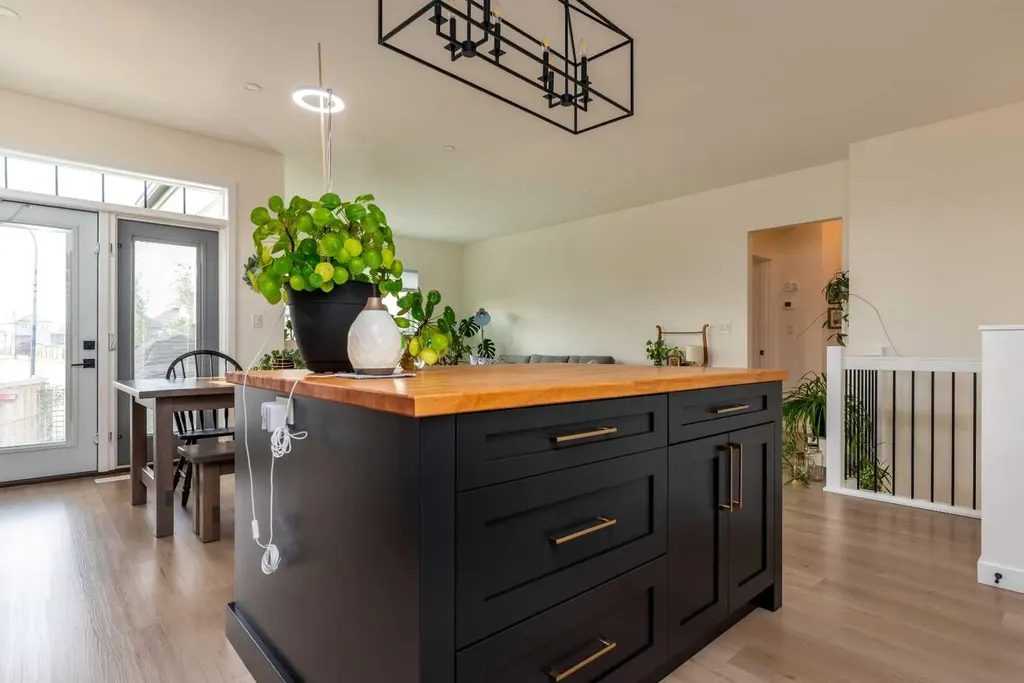 6026 13 Street Lloydminster AB T9V 3V5