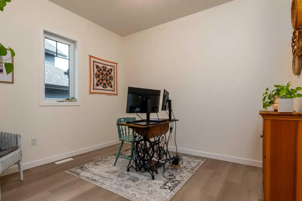 6026 13 Street Lloydminster AB T9V 3V5