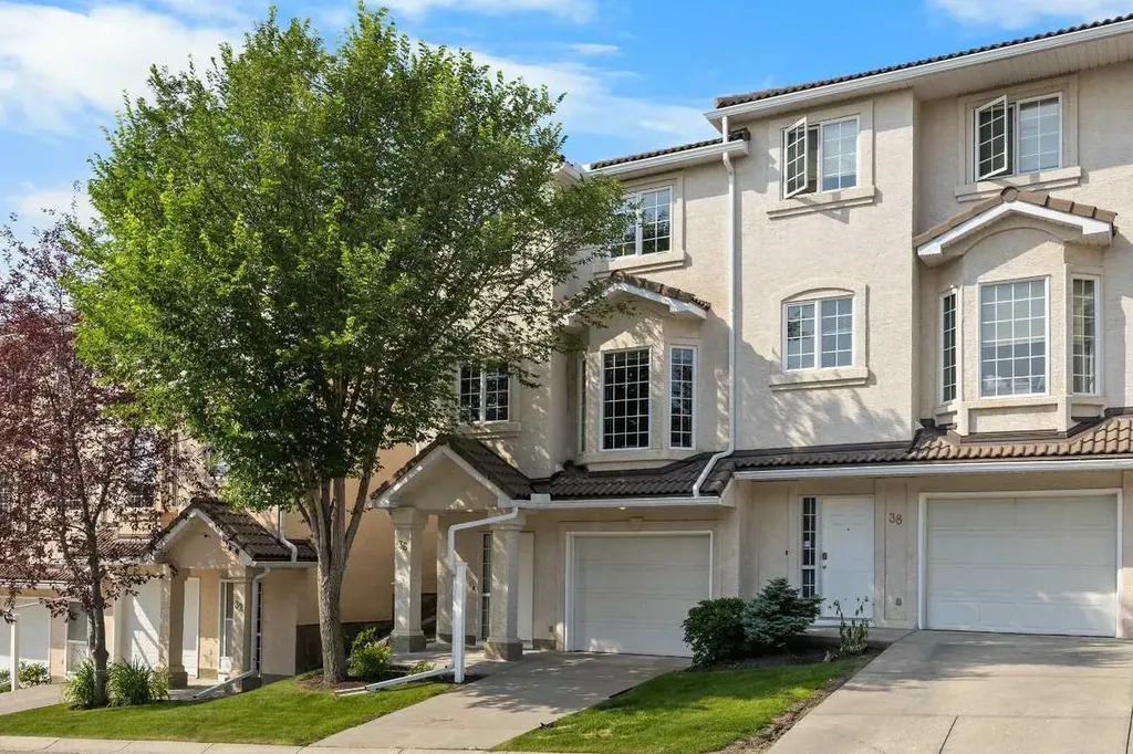 36 Hamptons Link NW Calgary AB T3A 5V9