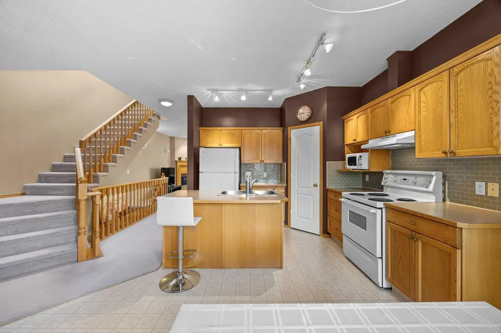 36 Hamptons Link NW Calgary AB T3A 5V9
