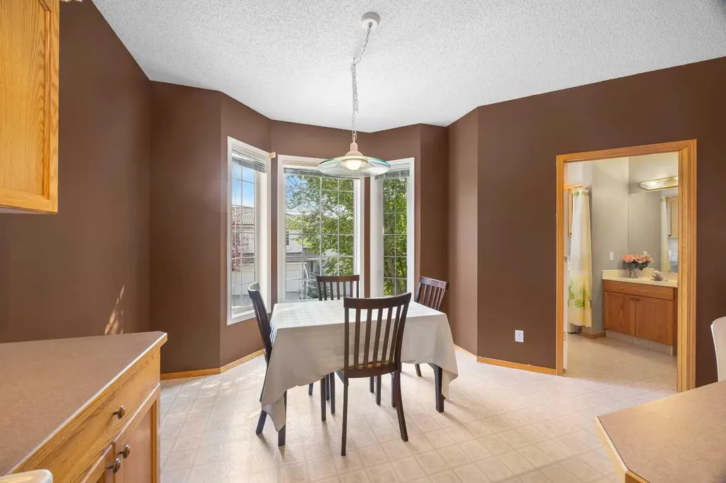 36 Hamptons Link NW Calgary AB T3A 5V9
