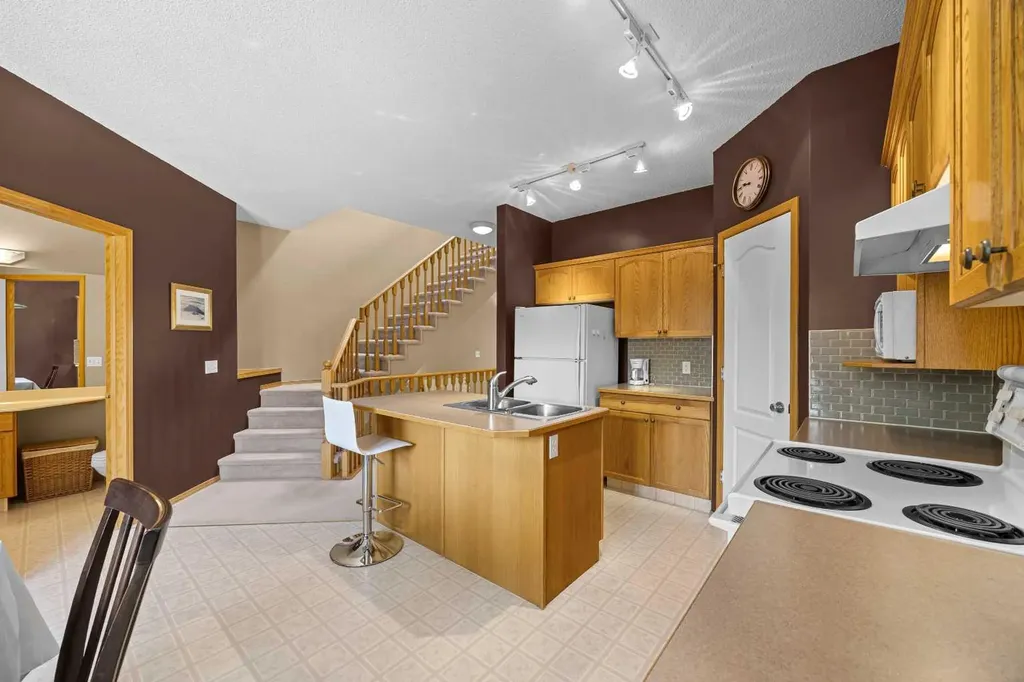 36 Hamptons Link NW Calgary AB T3A 5V9