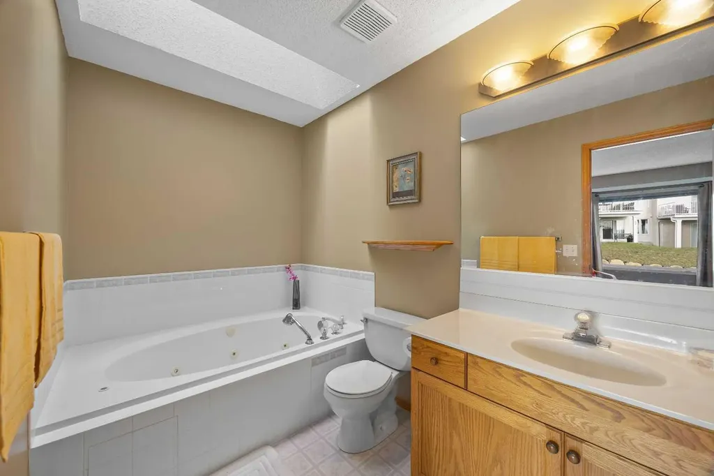 36 Hamptons Link NW Calgary AB T3A 5V9