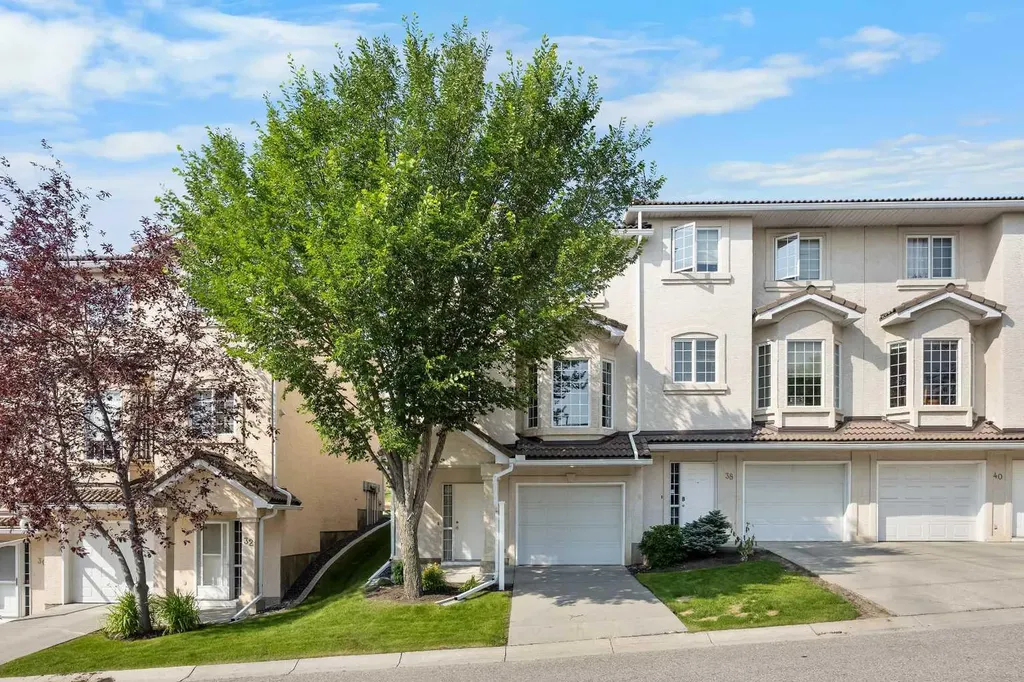 36 Hamptons Link NW Calgary AB T3A 5V9