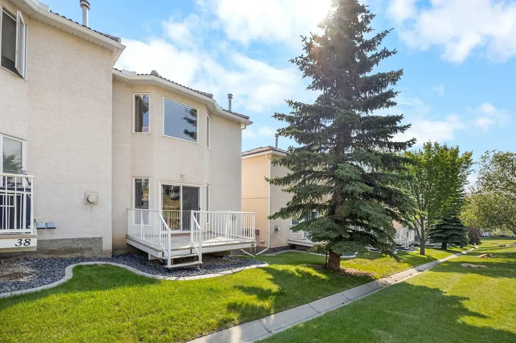 36 Hamptons Link NW Calgary AB T3A 5V9