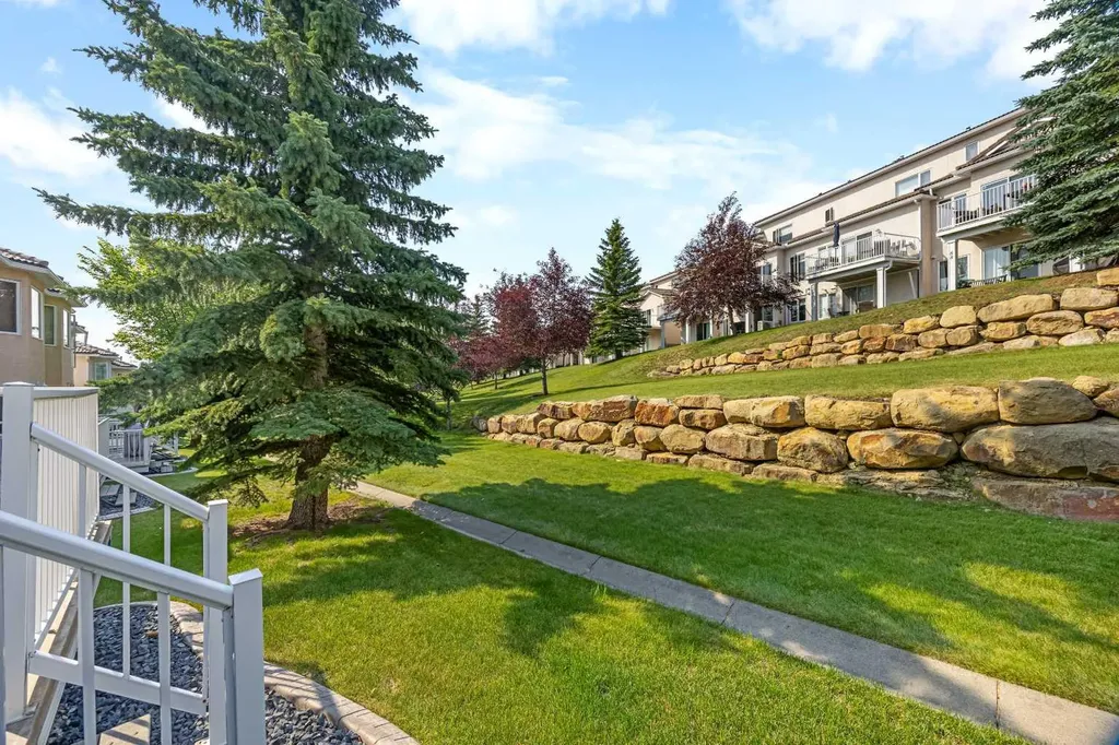 36 Hamptons Link NW Calgary AB T3A 5V9