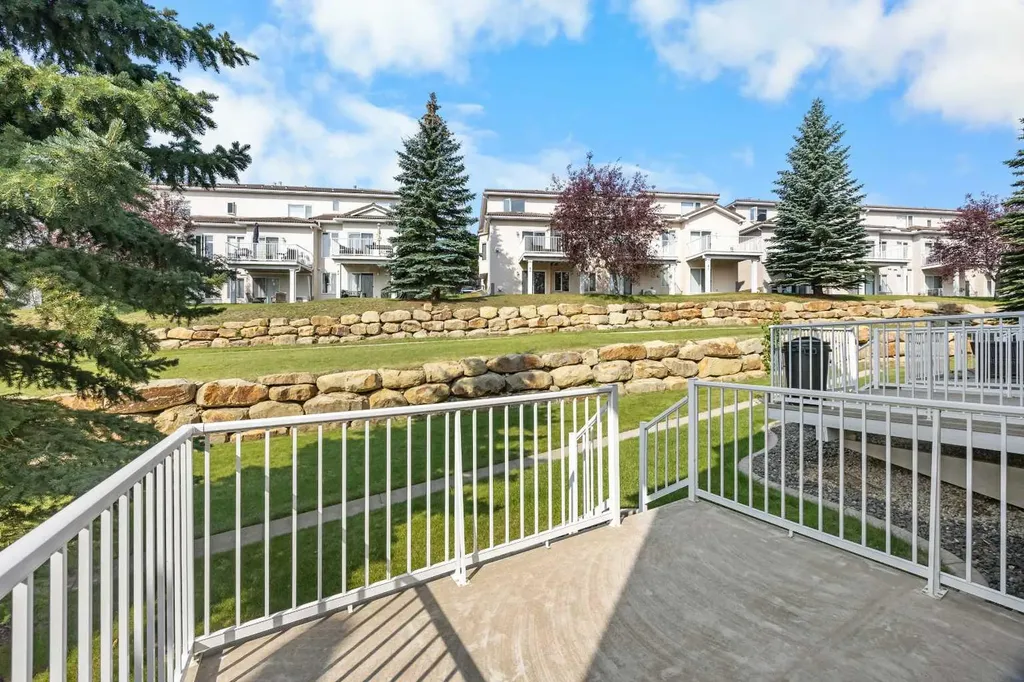 36 Hamptons Link NW Calgary AB T3A 5V9