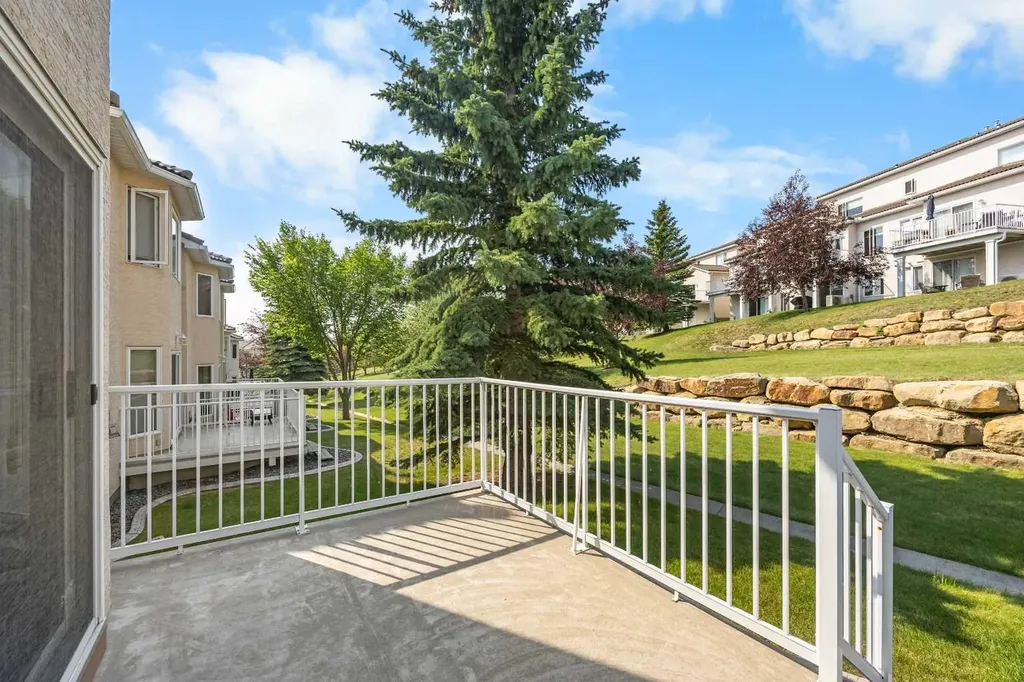 36 Hamptons Link NW Calgary AB T3A 5V9