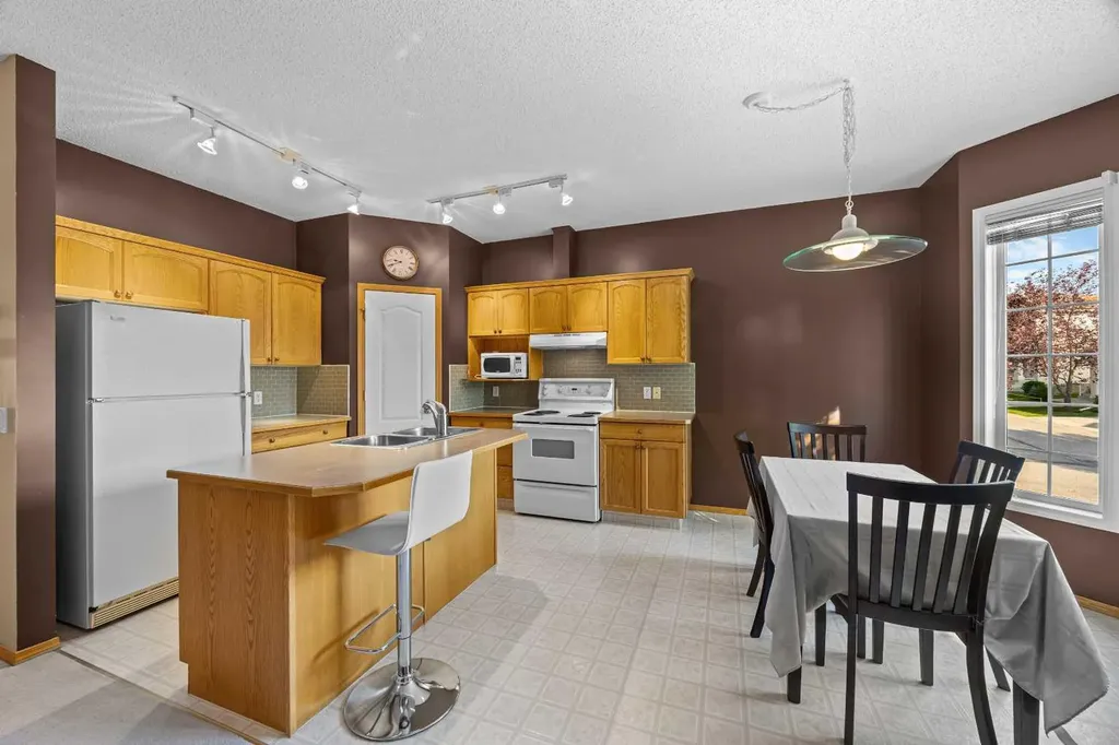 36 Hamptons Link NW Calgary AB T3A 5V9