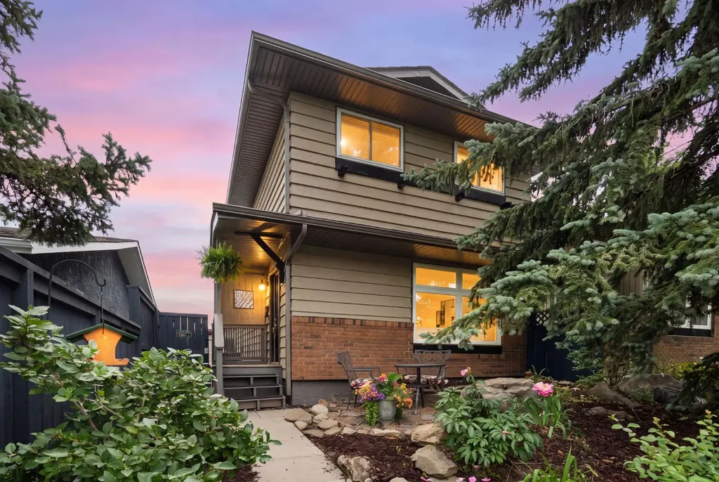 8424 Berkley Road NW Calgary AB T3K 1B4