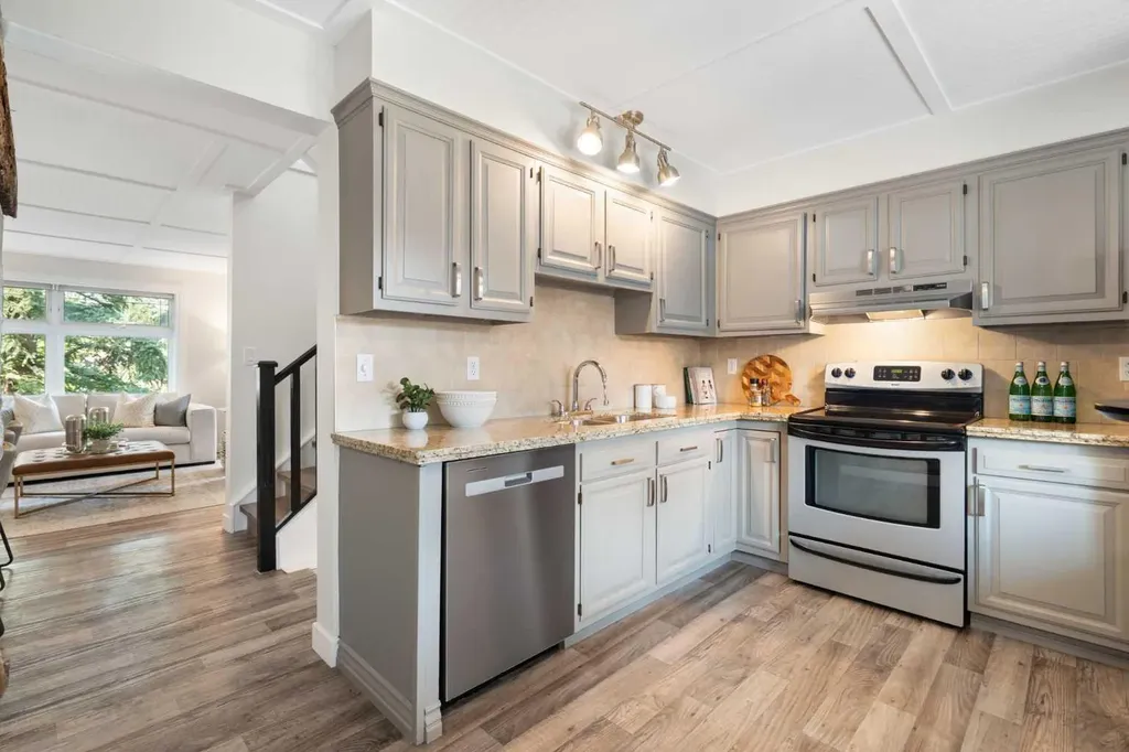 8424 Berkley Road NW Calgary AB T3K 1B4