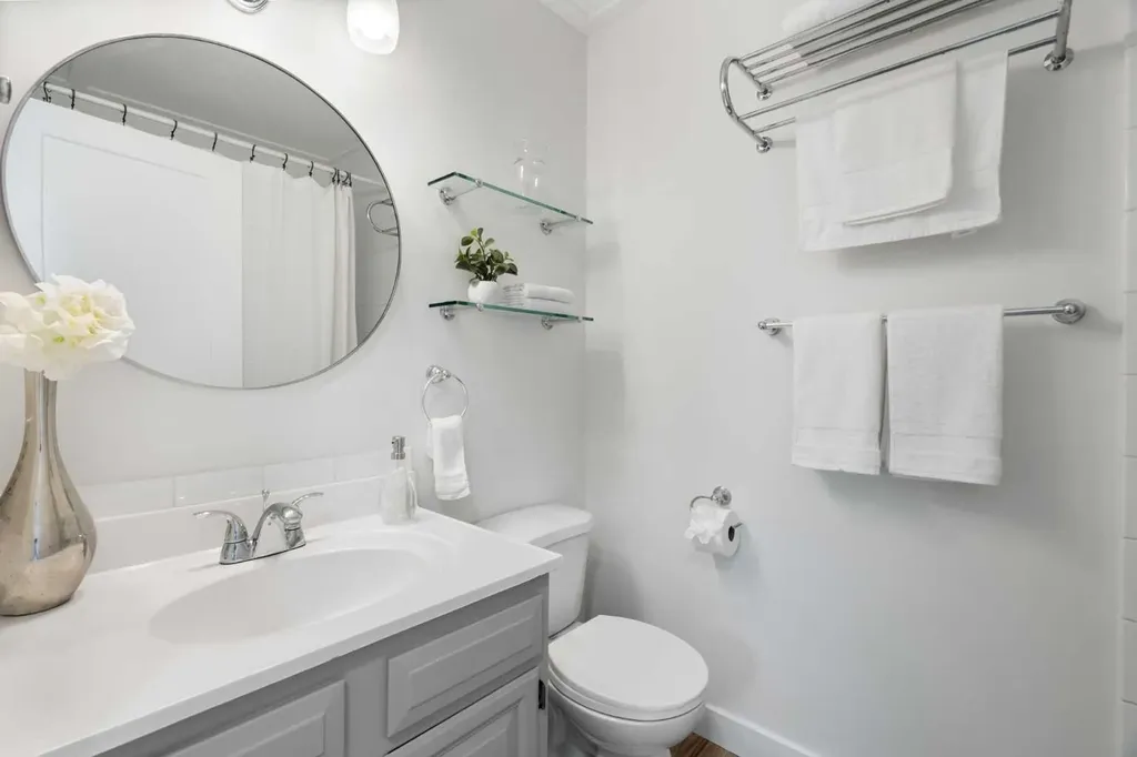 8424 Berkley Road NW Calgary AB T3K 1B4