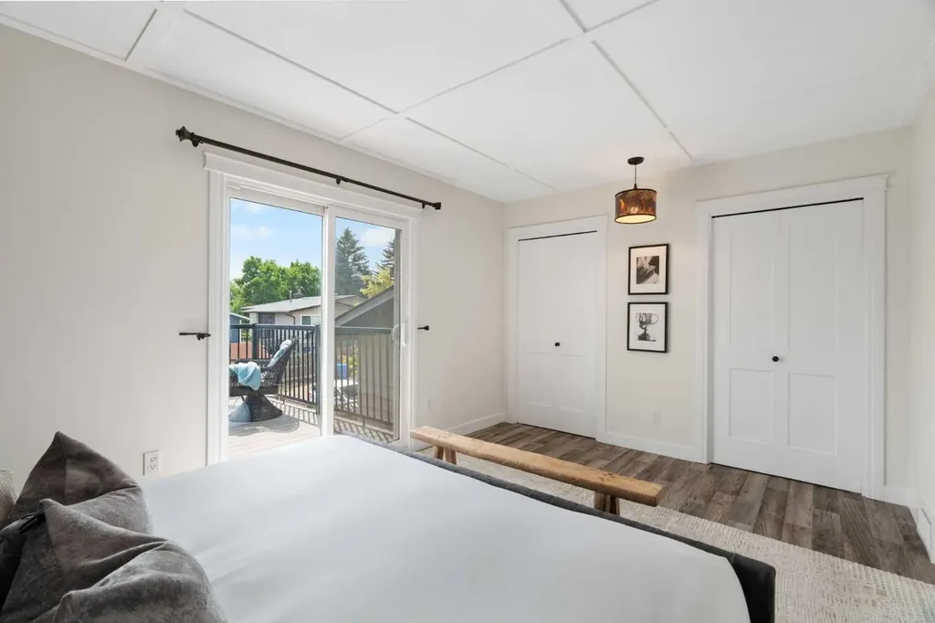 8424 Berkley Road NW Calgary AB T3K 1B4