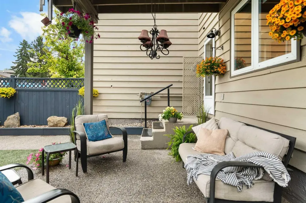 8424 Berkley Road NW Calgary AB T3K 1B4