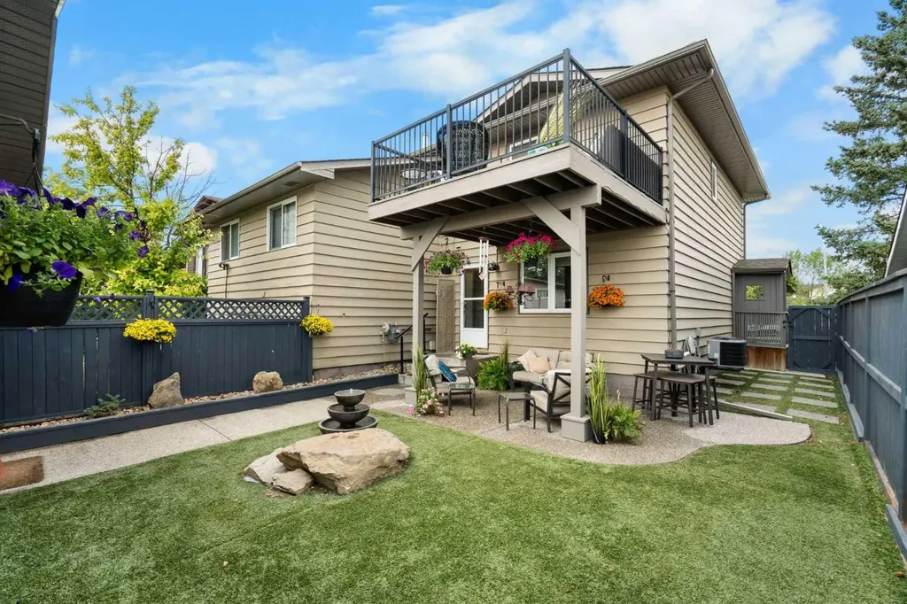 8424 Berkley Road NW Calgary AB T3K 1B4