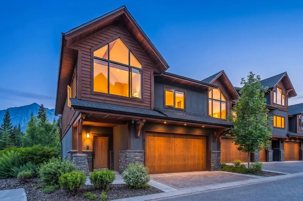 19 Creekside Mews Canmore AB T1W 0J4