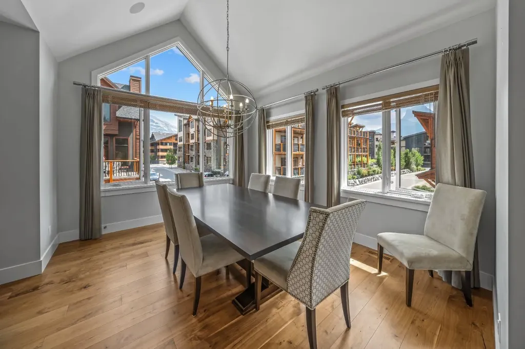 19 Creekside Mews Canmore AB T1W 0J4