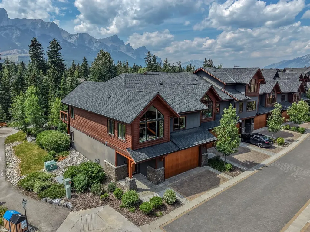 19 Creekside Mews Canmore AB T1W 0J4