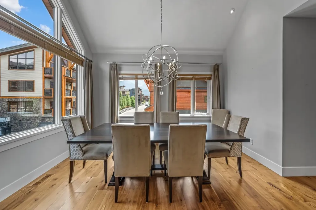 19 Creekside Mews Canmore AB T1W 0J4
