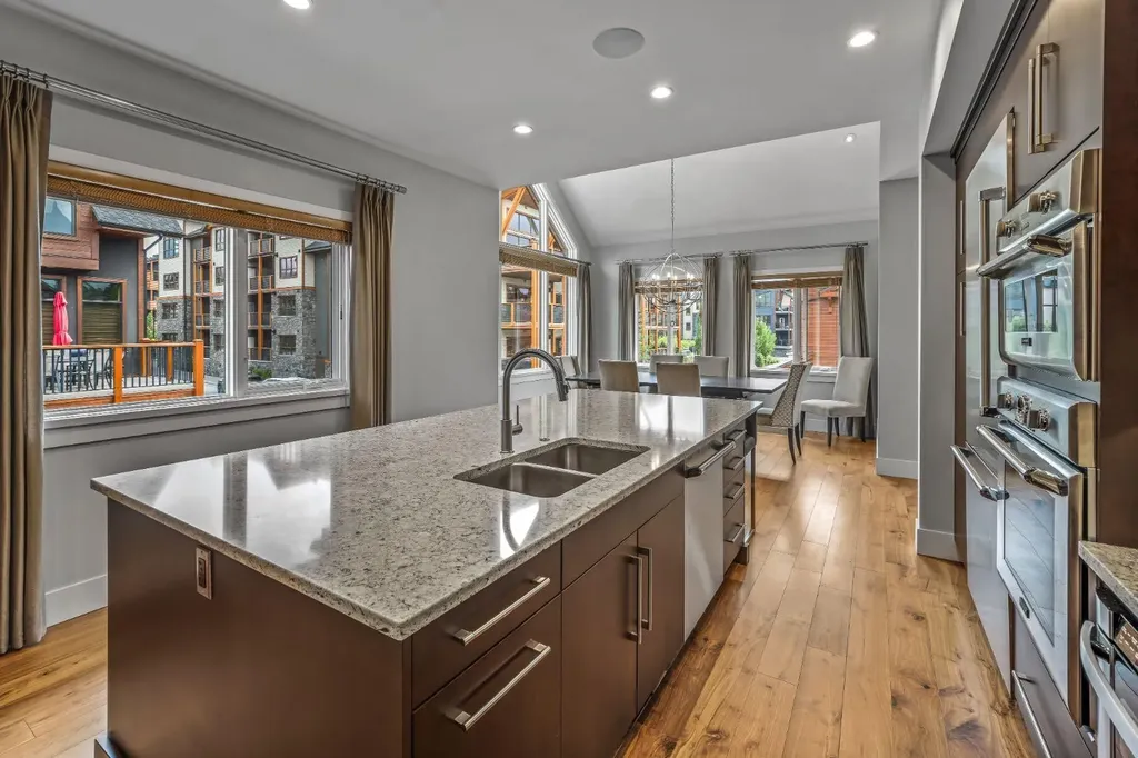 19 Creekside Mews Canmore AB T1W 0J4