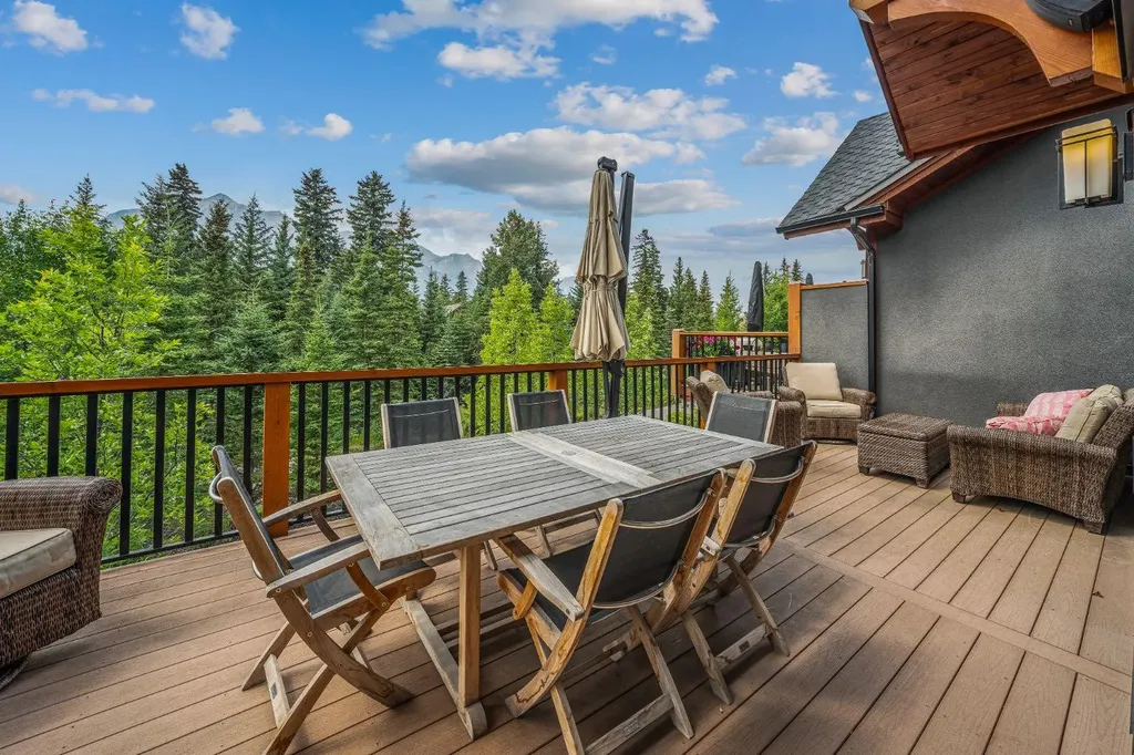 19 Creekside Mews Canmore AB T1W 0J4