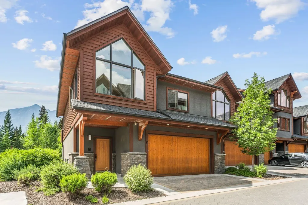 19 Creekside Mews Canmore AB T1W 0J4