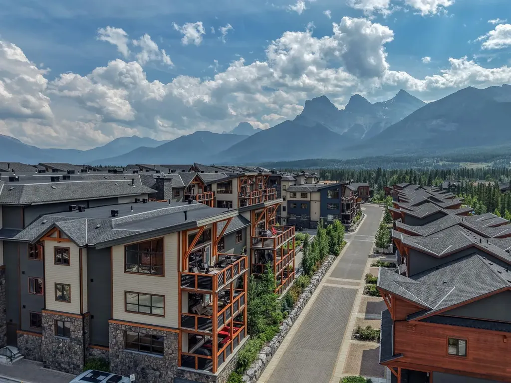 19 Creekside Mews Canmore AB T1W 0J4