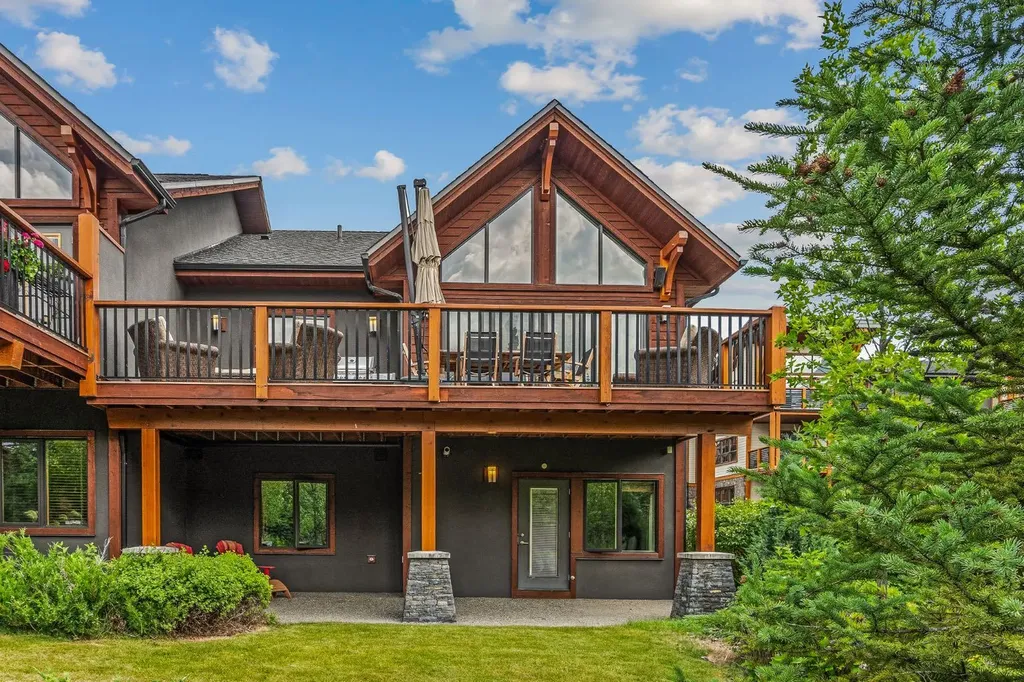 19 Creekside Mews Canmore AB T1W 0J4