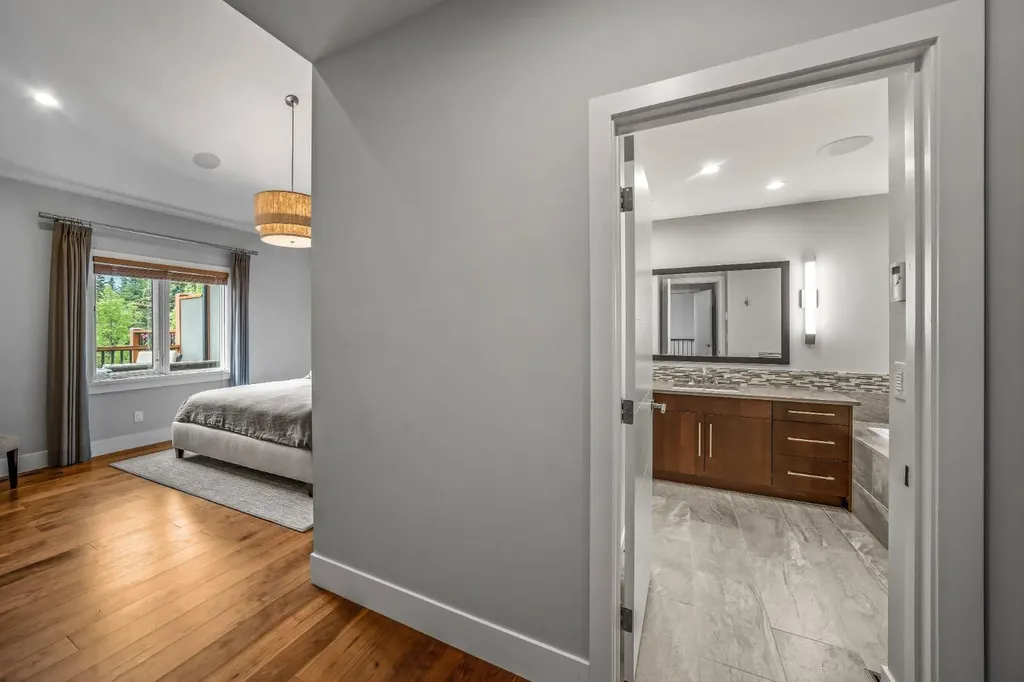 19 Creekside Mews Canmore AB T1W 0J4
