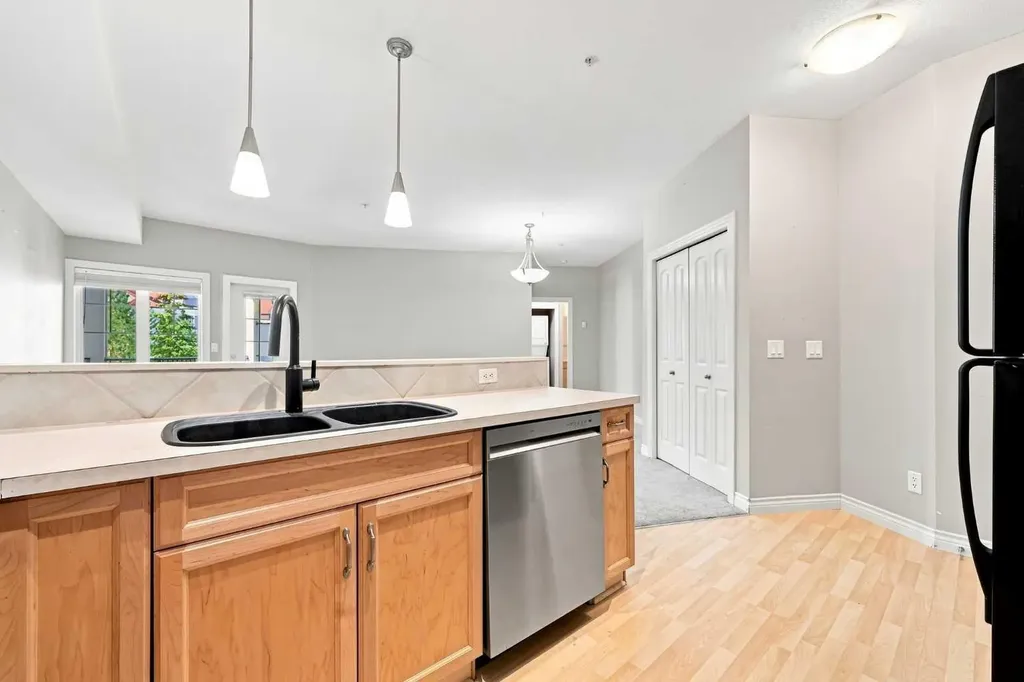 60 Royal Oak Plaza NW Calgary AB T3G 0A7