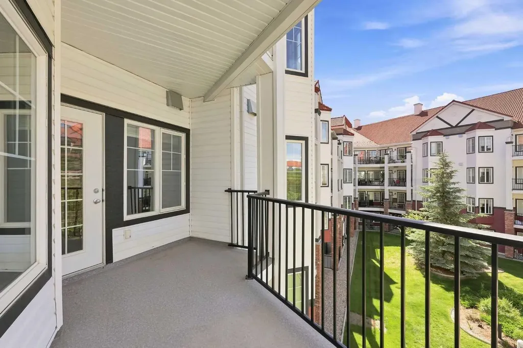 60 Royal Oak Plaza NW Calgary AB T3G 0A7