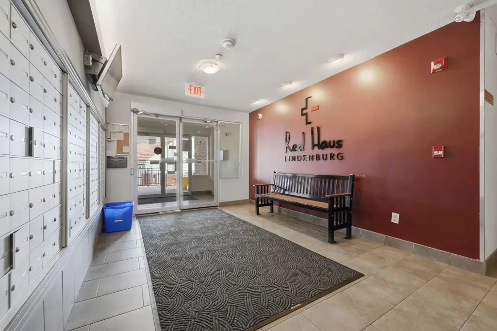 60 Royal Oak Plaza NW Calgary AB T3G 0A7