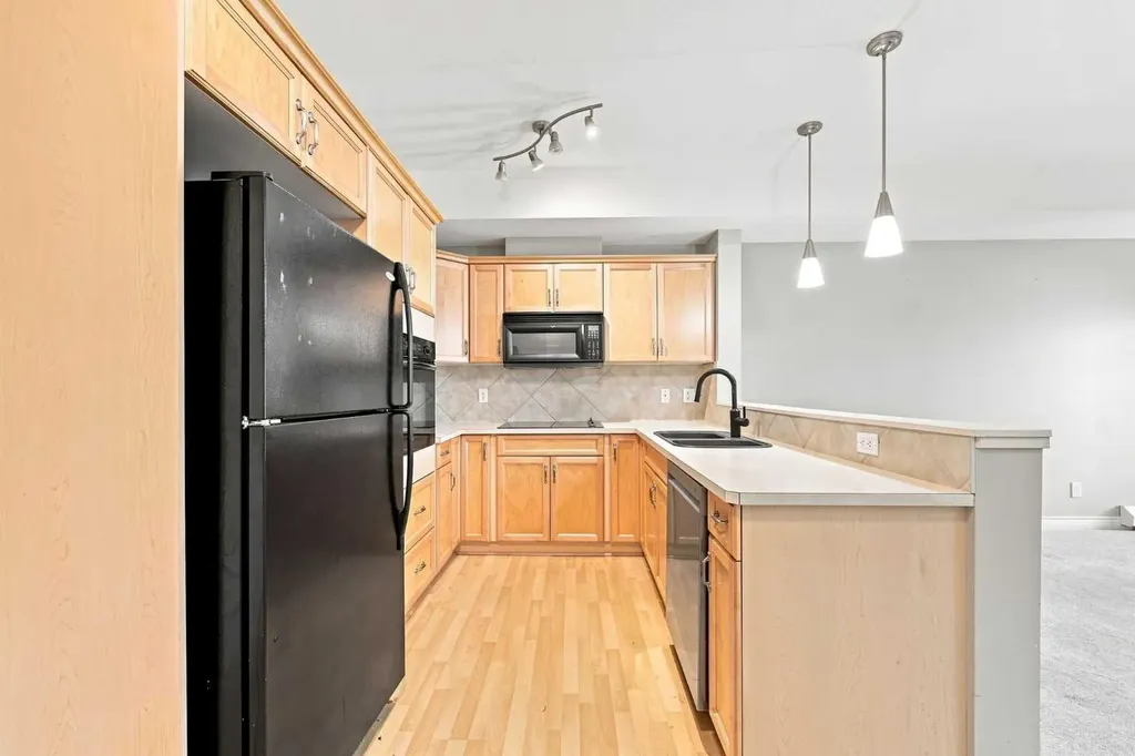 60 Royal Oak Plaza NW Calgary AB T3G 0A7