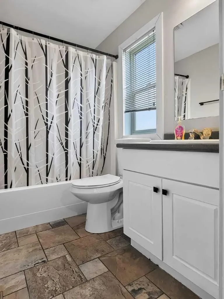 10826 98 Street Clairmont AB T8X 5E2