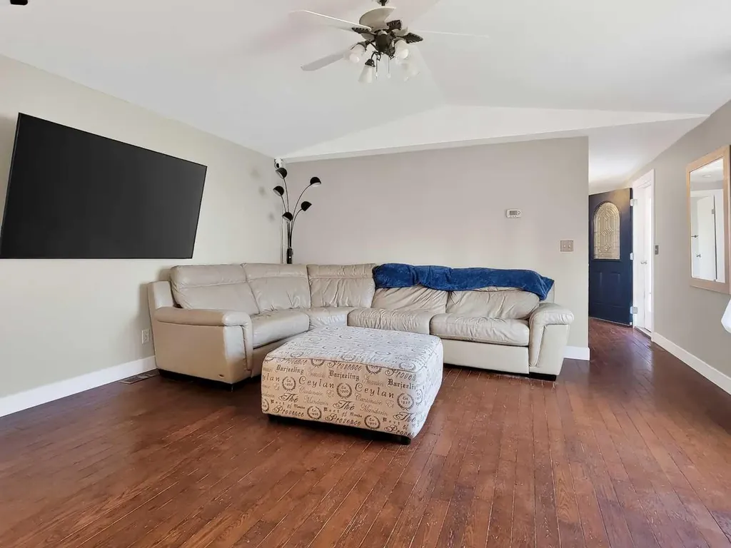 10826 98 Street Clairmont AB T8X 5E2
