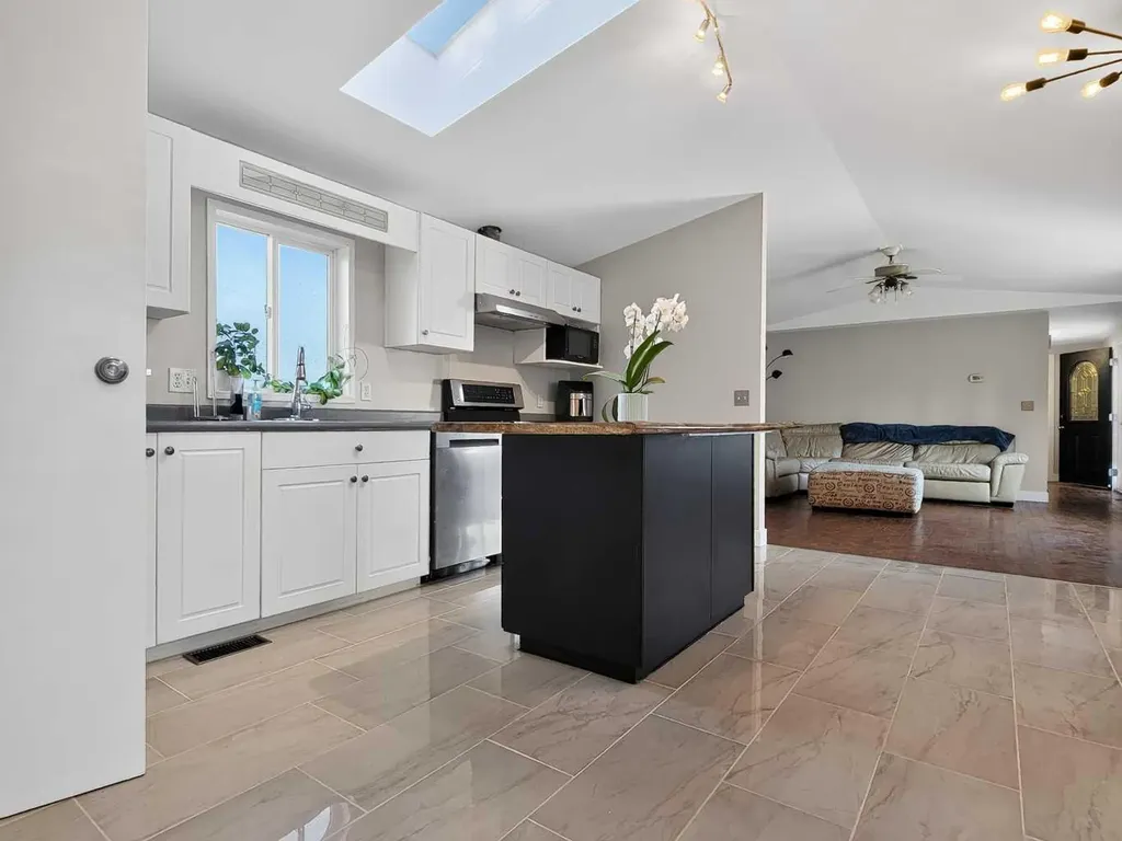 10826 98 Street Clairmont AB T8X 5E2