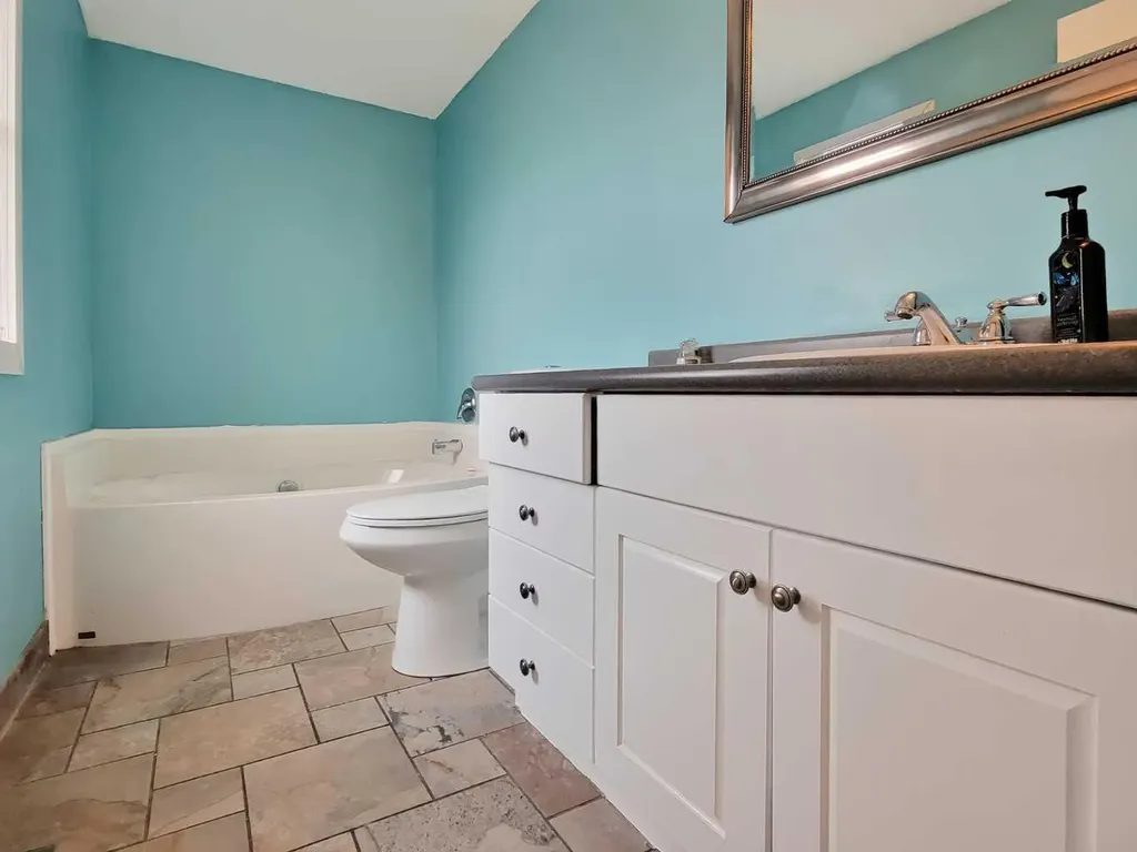 10826 98 Street Clairmont AB T8X 5E2