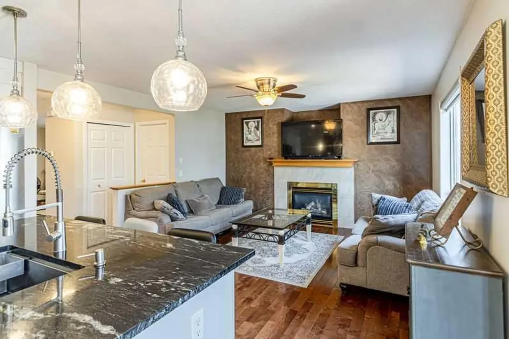 8389 Saddleridge Drive NE Calgary AB T3J4W9