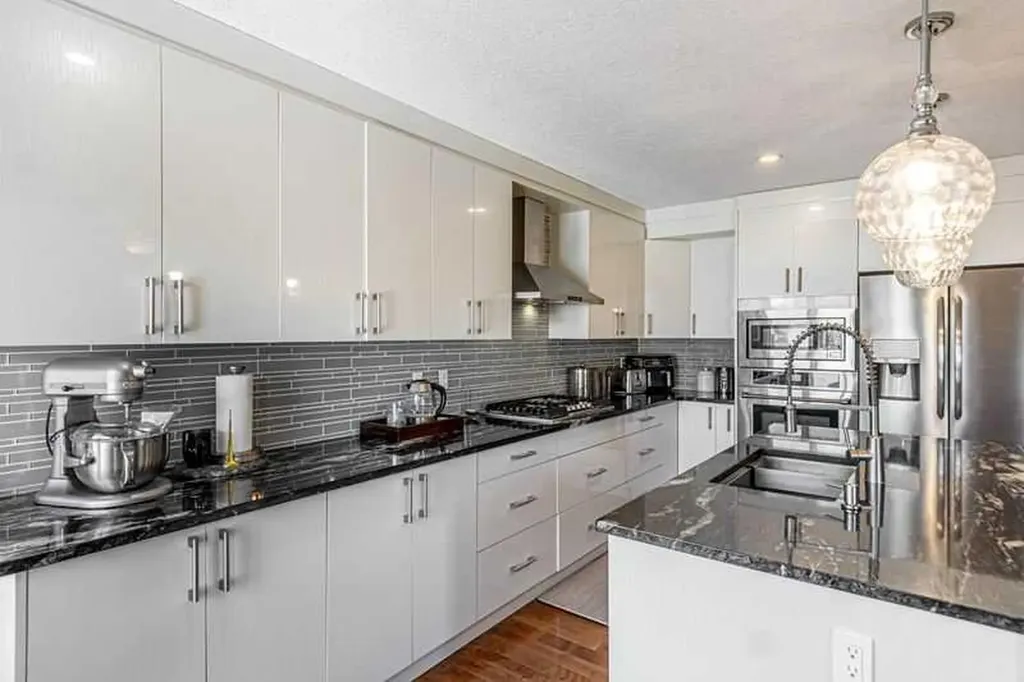 8389 Saddleridge Drive NE Calgary AB T3J4W9