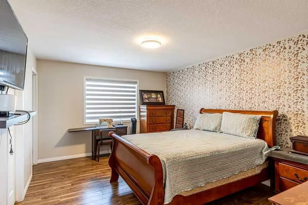 8389 Saddleridge Drive NE Calgary AB T3J4W9