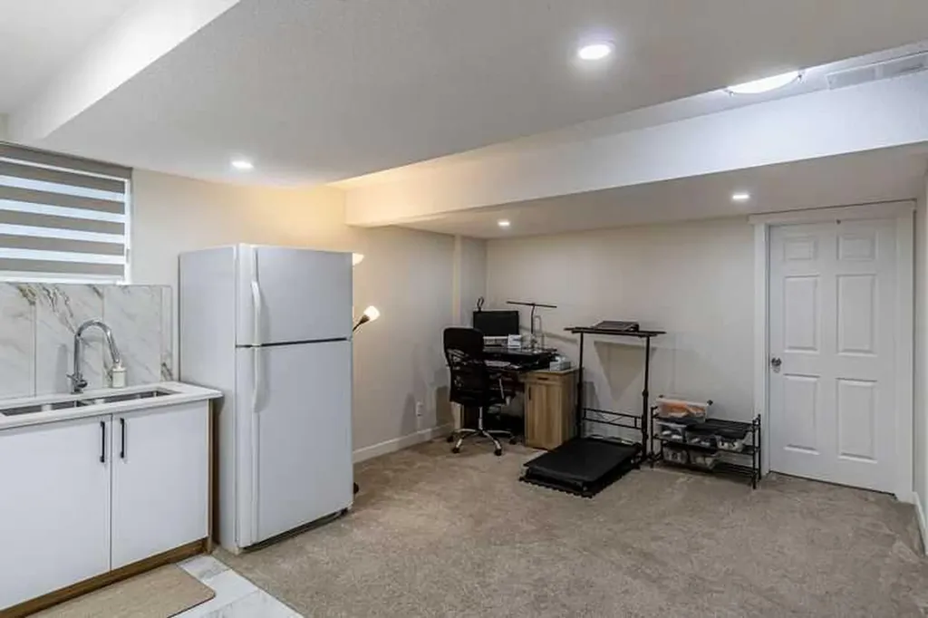 8389 Saddleridge Drive NE Calgary AB T3J4W9