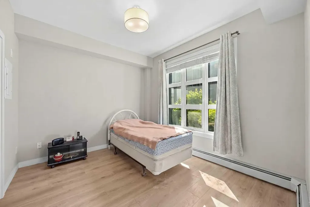 383 Smith Street NW Calgary AB T3B6J9