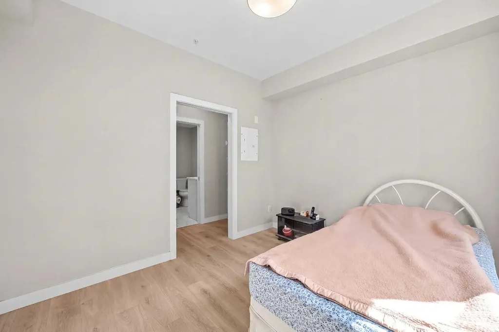 383 Smith Street NW Calgary AB T3B6J9