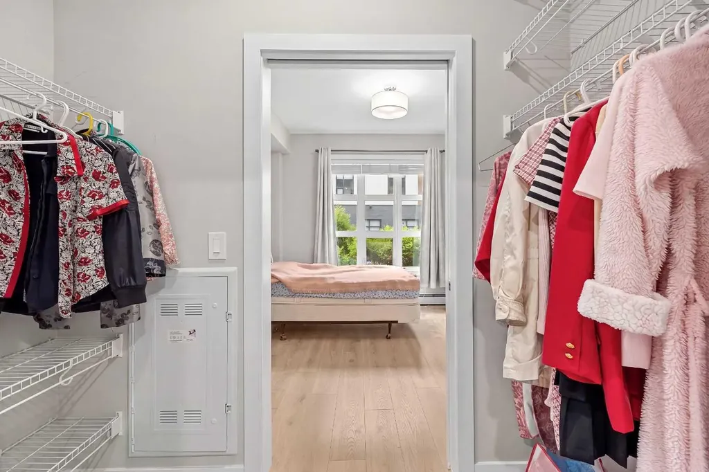 383 Smith Street NW Calgary AB T3B6J9