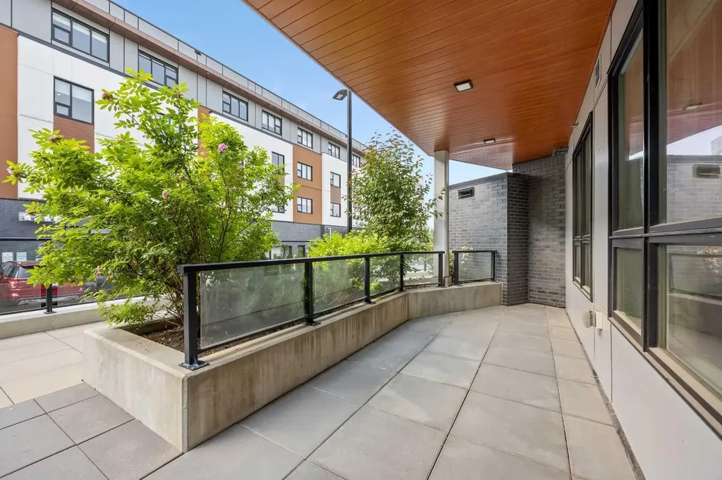 383 Smith Street NW Calgary AB T3B6J9